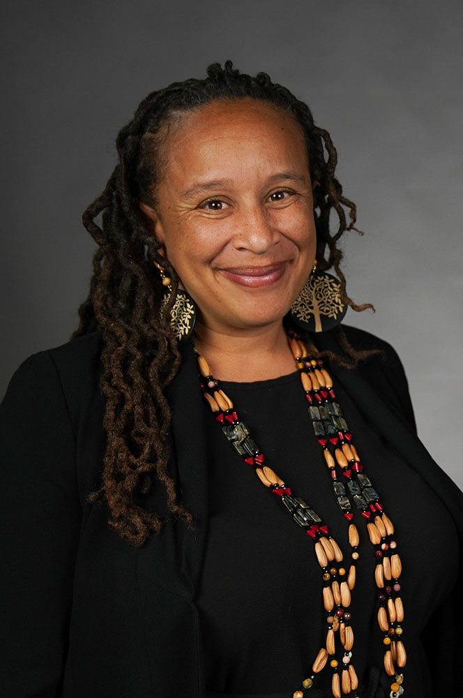 Headshot of Beth Rose Middleton Manning